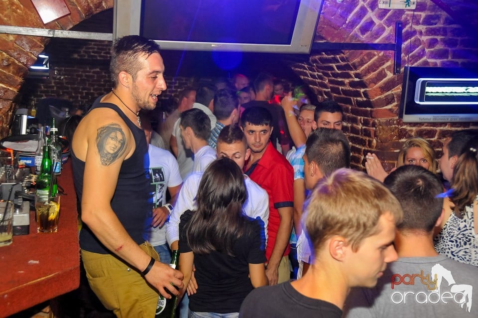 Student's Party în Club Escape, 