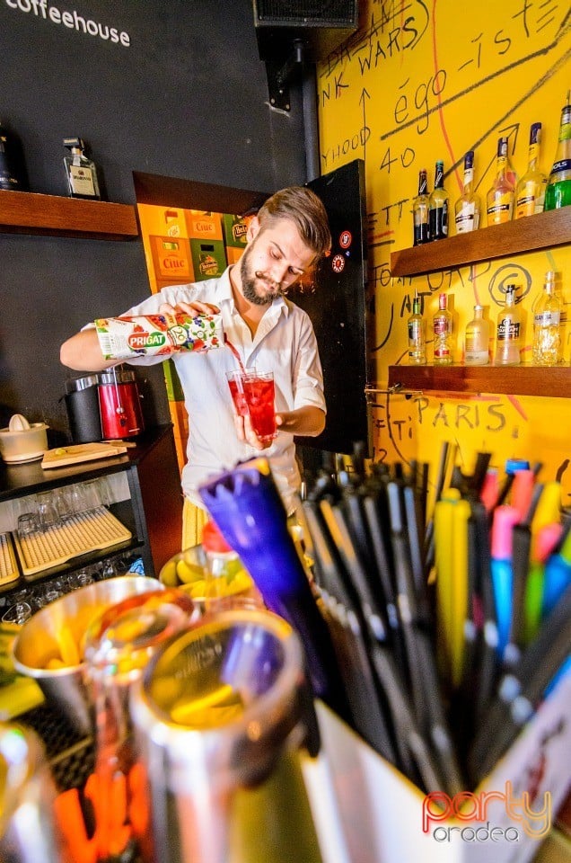 Student's Party, Juice