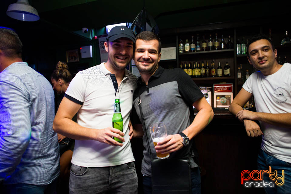 Student's Party, Green Pub