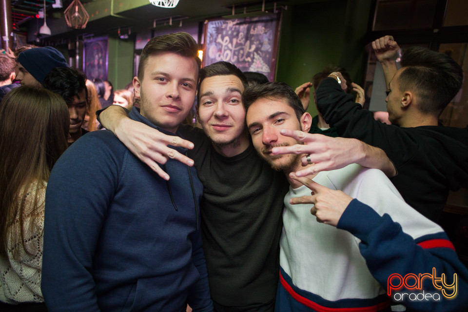 Students Party, Green Pub
