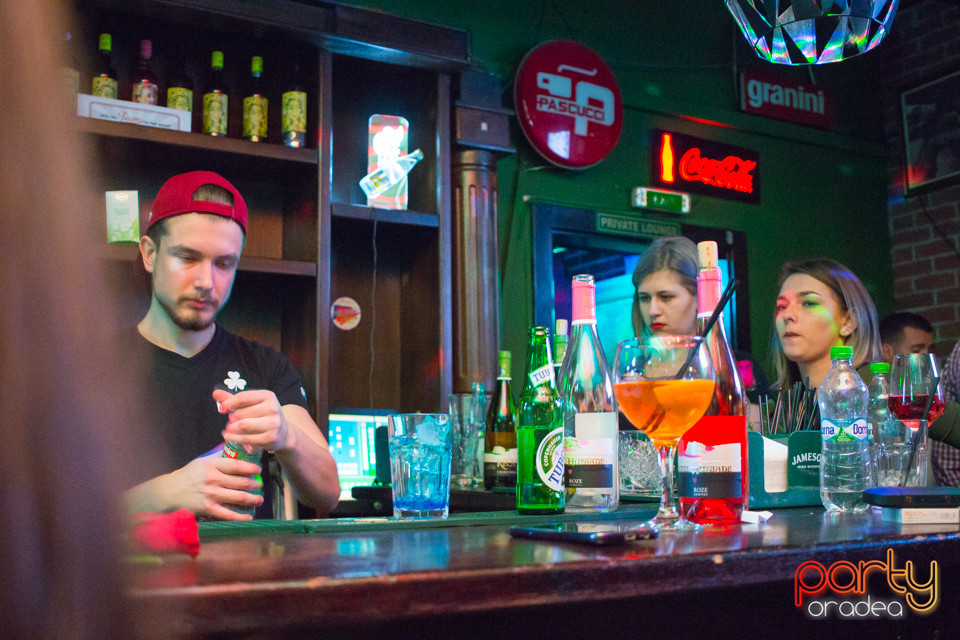 Students Party, Green Pub