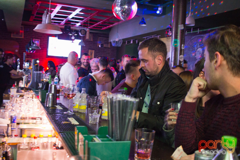 Students Party, Green Pub