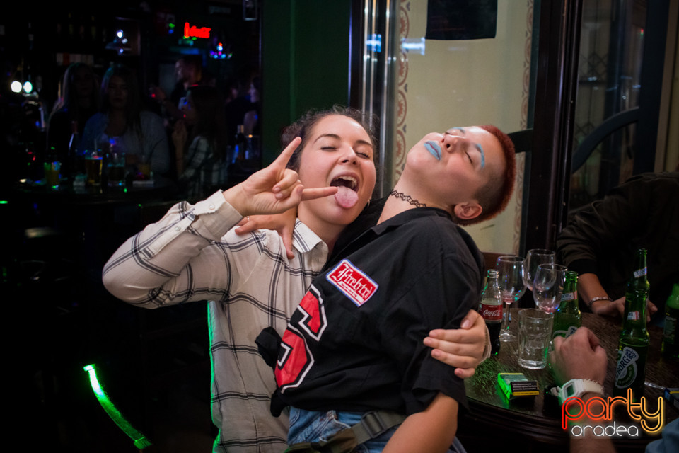 Students Party, Green Pub