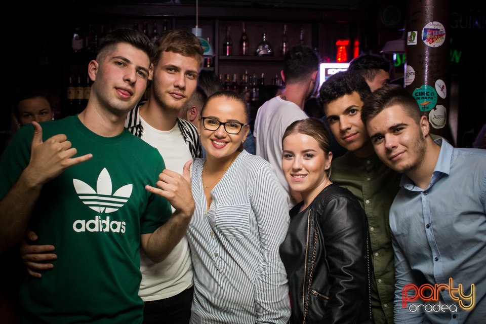 Students Party, Green Pub