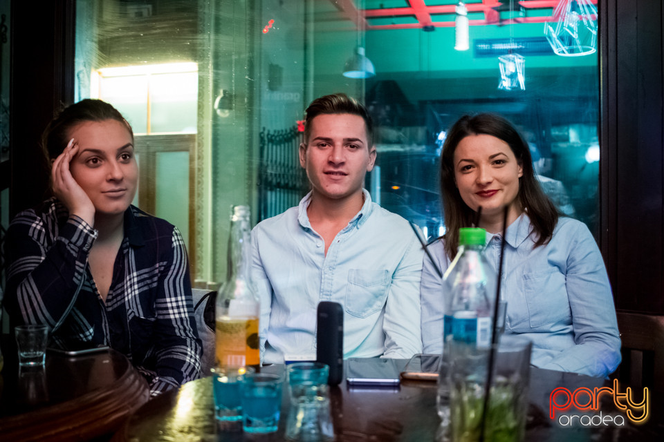 Students Party, Green Pub