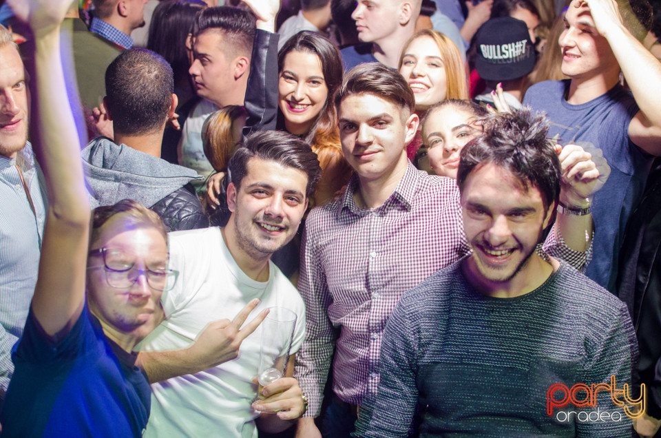 Students Party @ Green Pub, Green Pub