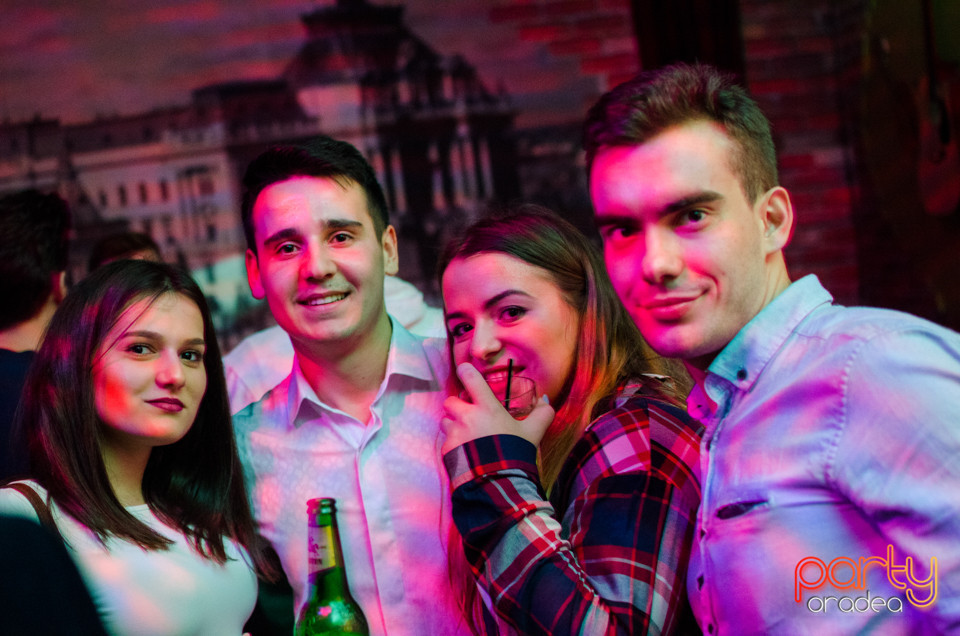 Students Party @ Green Pub, Green Pub