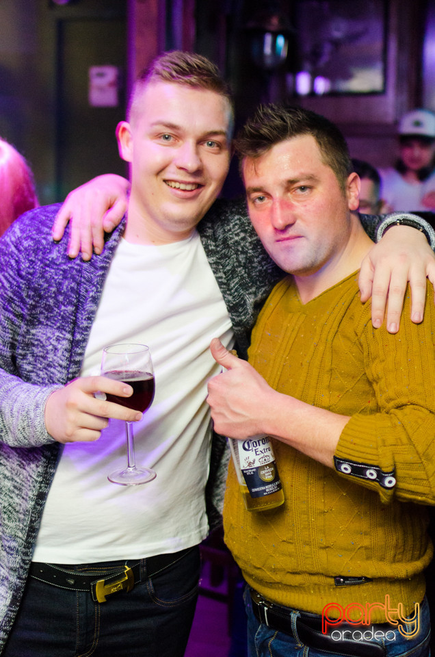 Students Party @ Green Pub, Green Pub