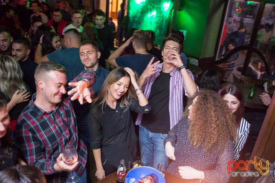 Students Party, Green Pub