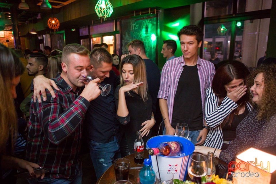 Students Party, Green Pub