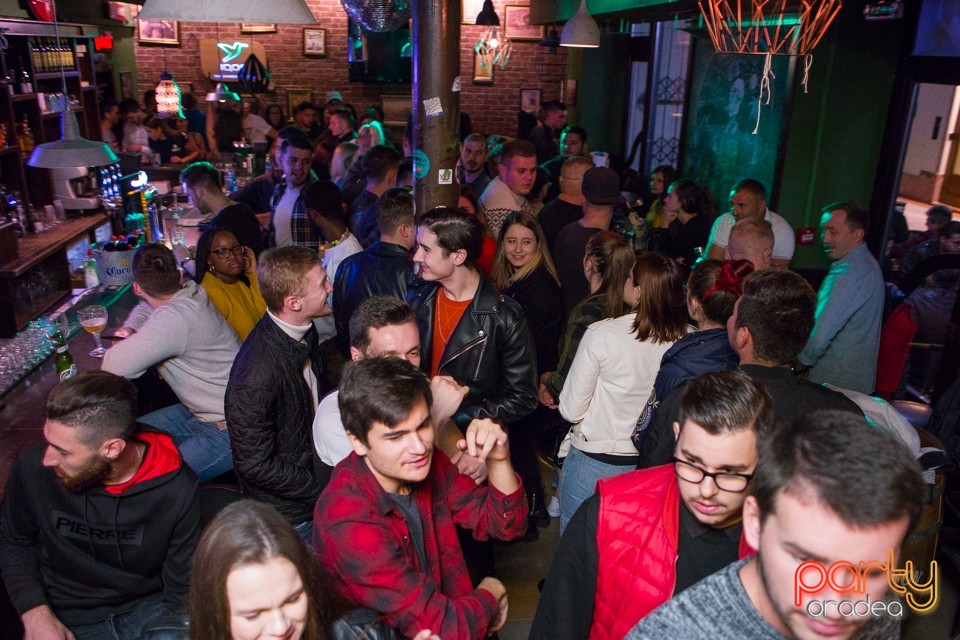 Students Party, Green Pub