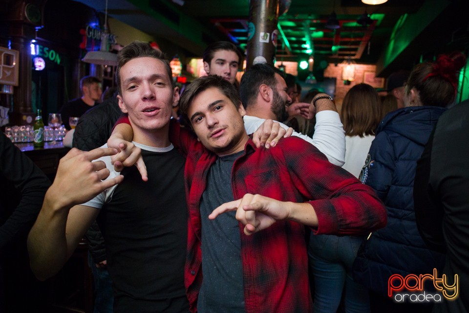 Students Party, Green Pub