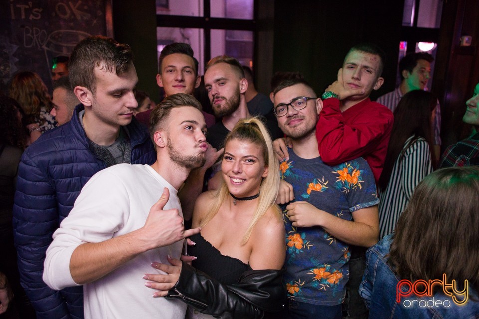 Students Party, Green Pub