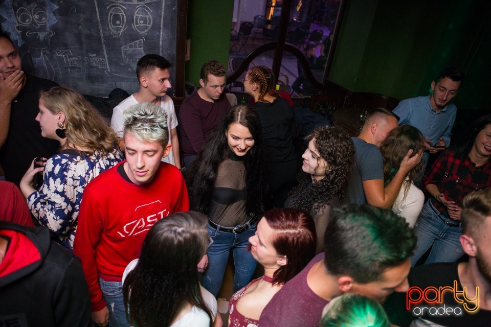 Students Party, Green Pub