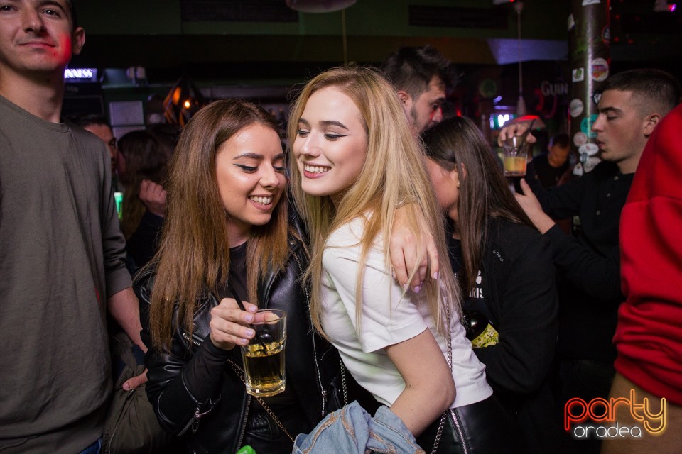 Students Party, Green Pub