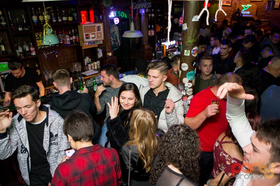 Students Party, Green Pub