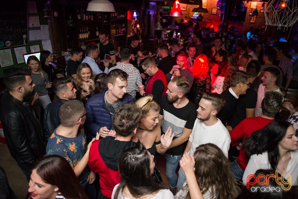 Students Party, Green Pub
