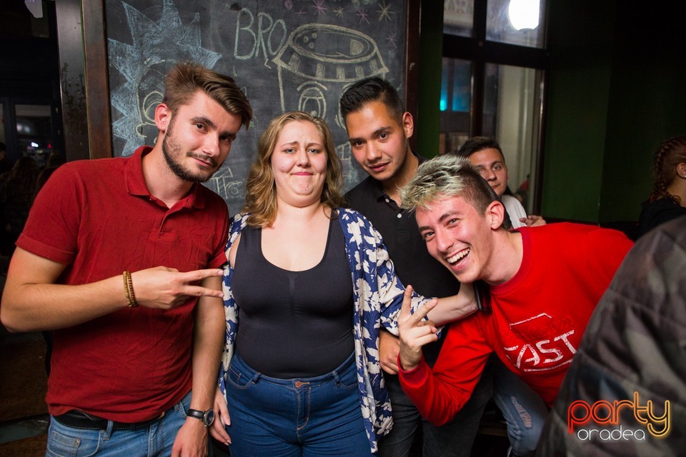 Students Party, Green Pub