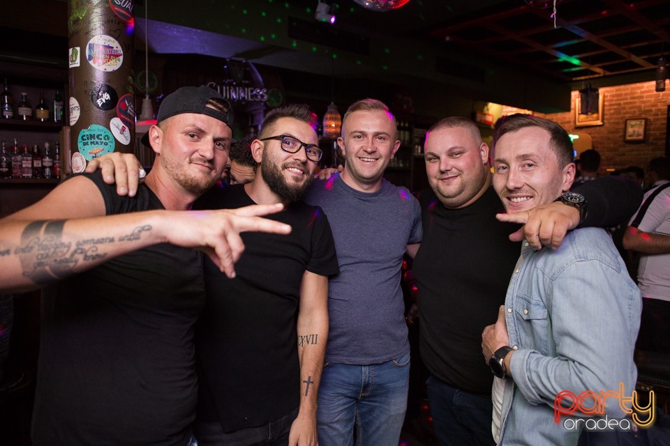 Students Party, Green Pub