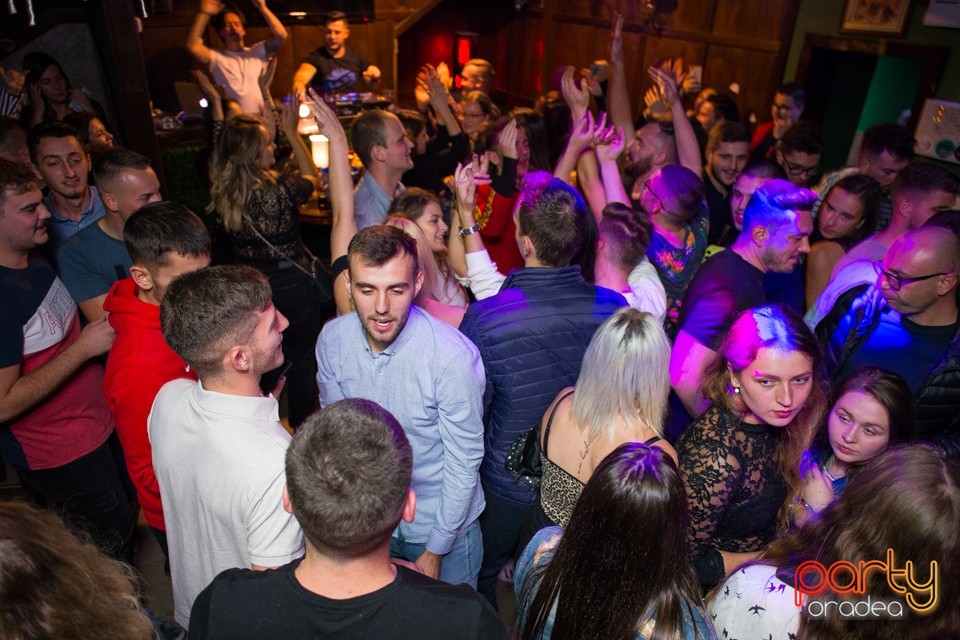 Students Party, Green Pub