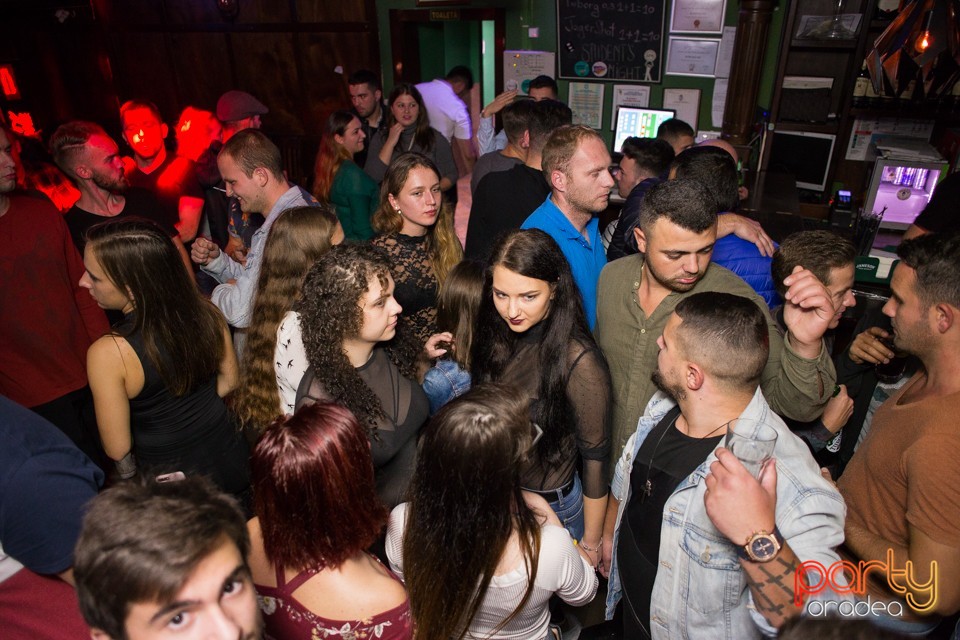 Students Party, Green Pub