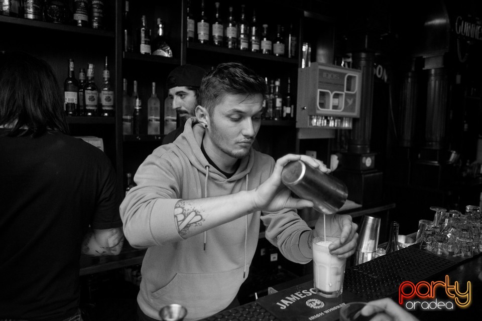 Students Party, Green Pub