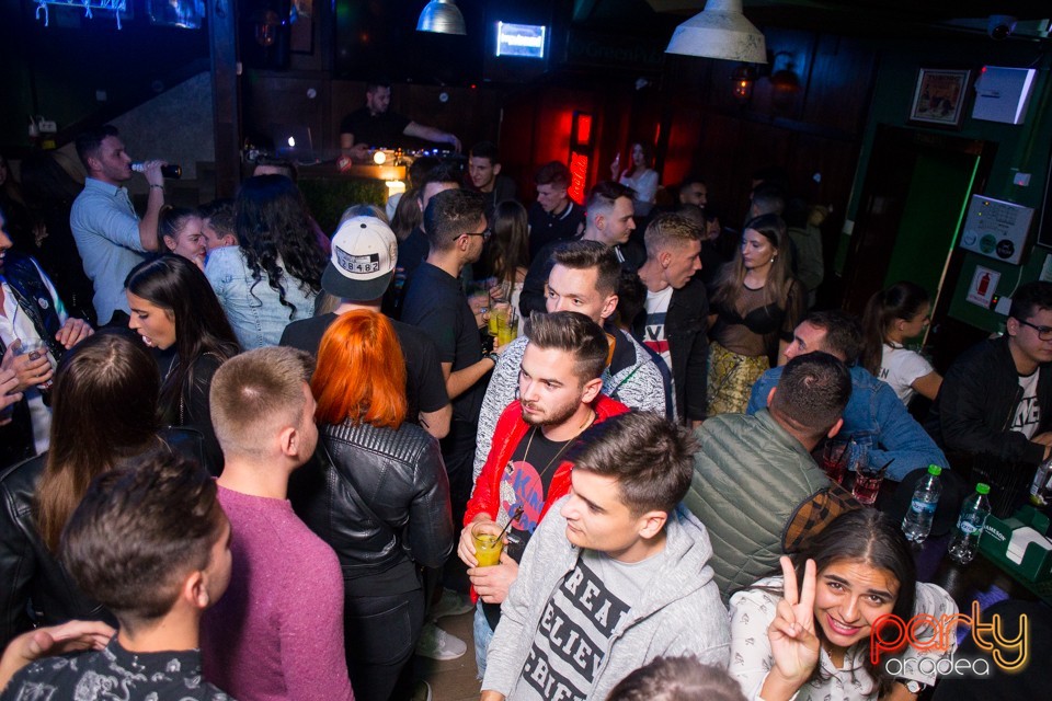 Students Party, Green Pub
