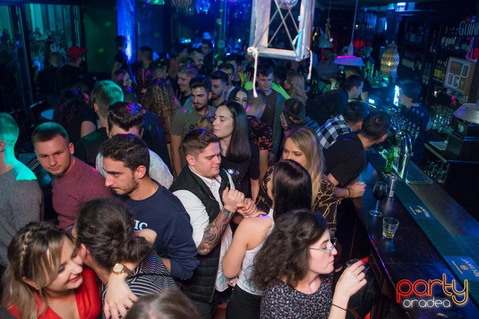 Students Party, Green Pub