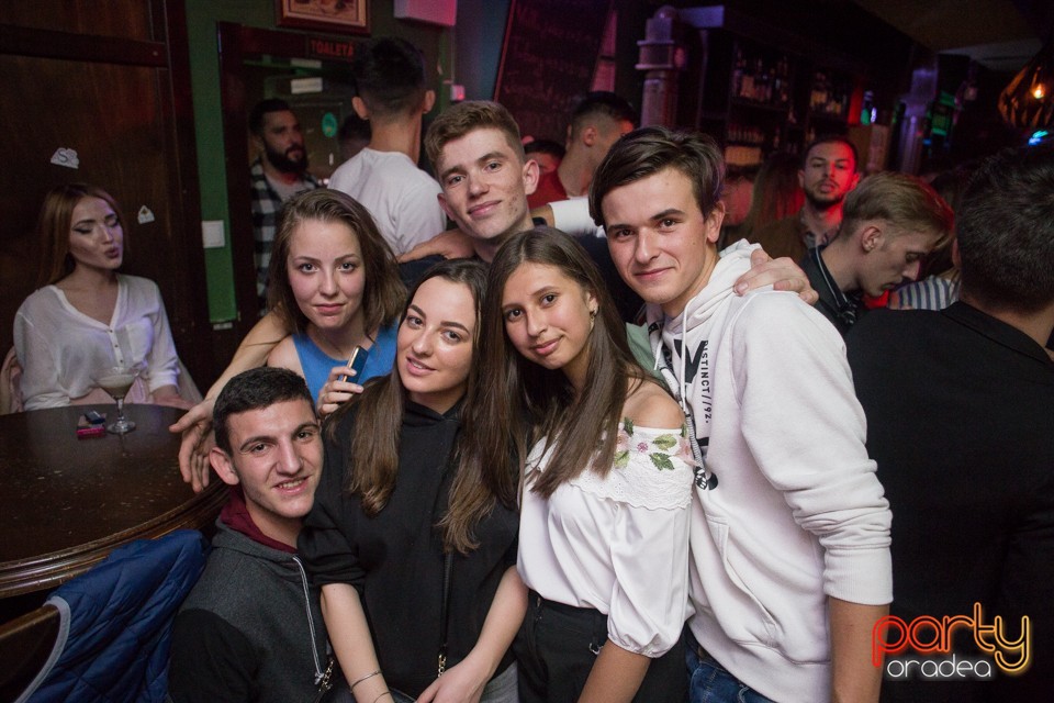 Students Party, Green Pub