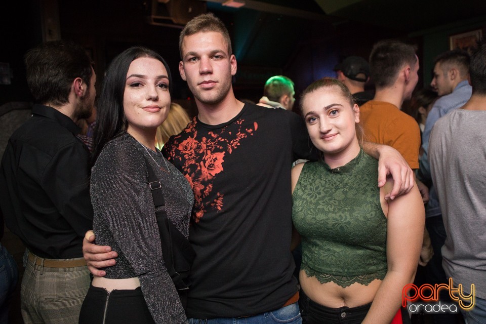 Students Party, Green Pub