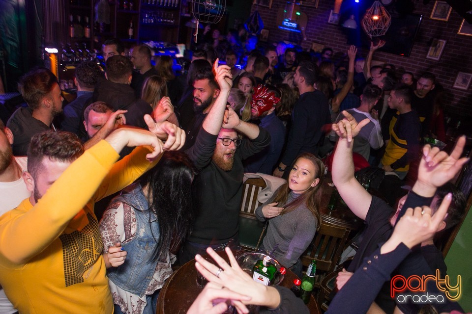 Students Party, Green Pub