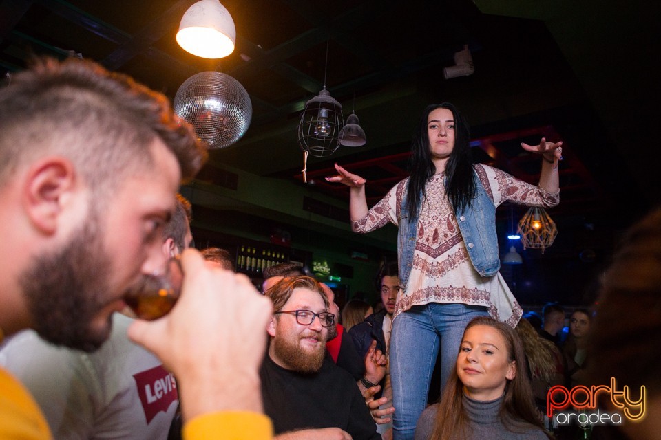 Students Party, Green Pub