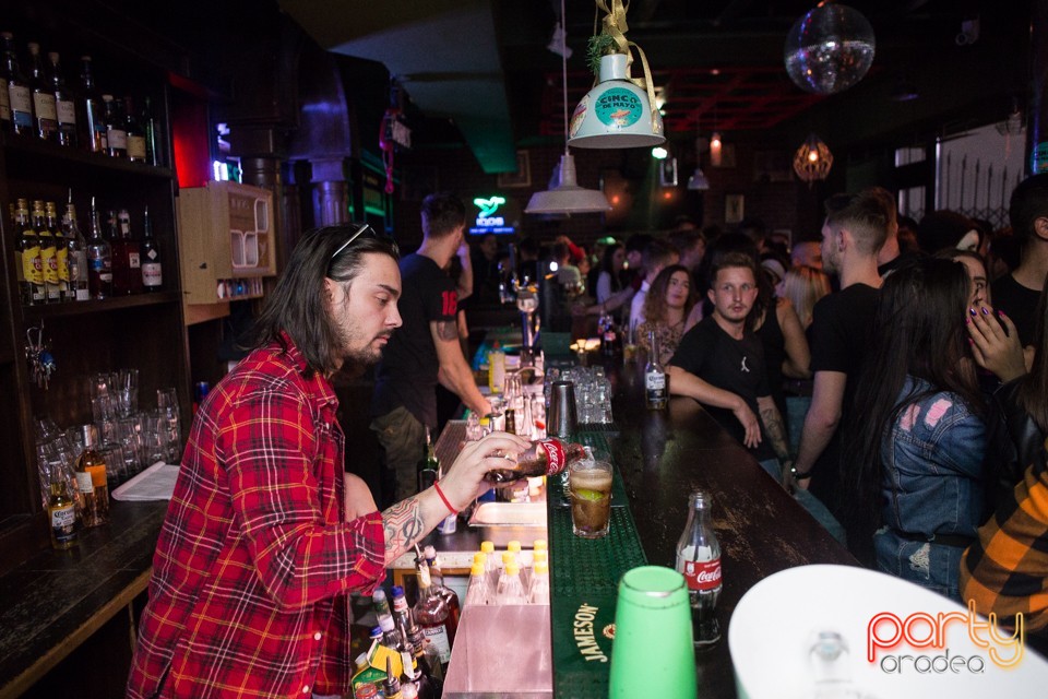 Students Party, Green Pub