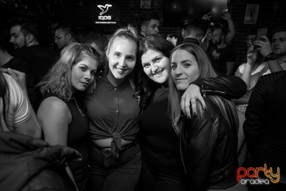 Students Party, Green Pub