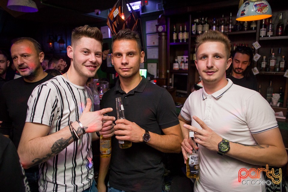 Students Party, Green Pub