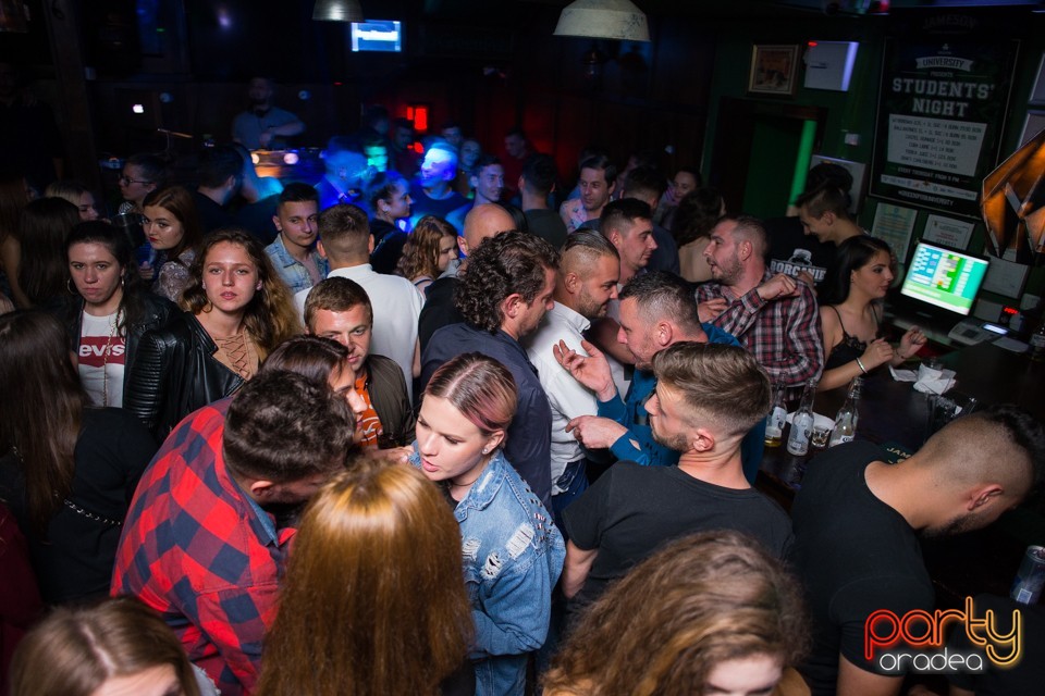 Students Party, Green Pub
