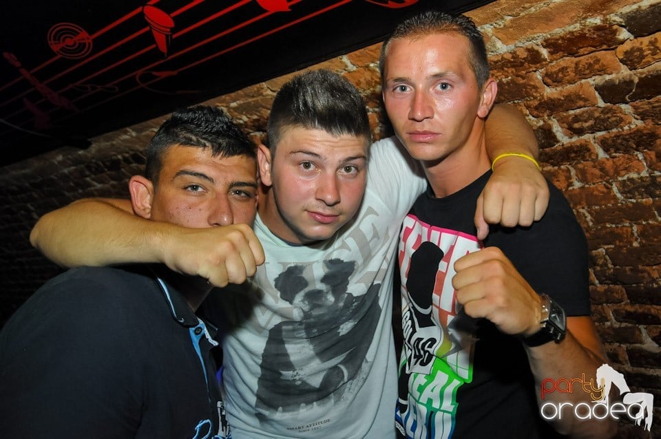 Studparty în Club Escape, 