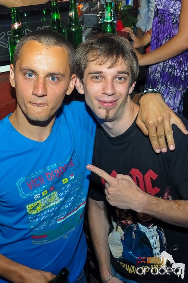 Studparty în Club Escape, 