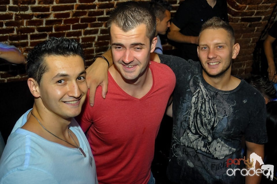 Studparty în Club Escape, 