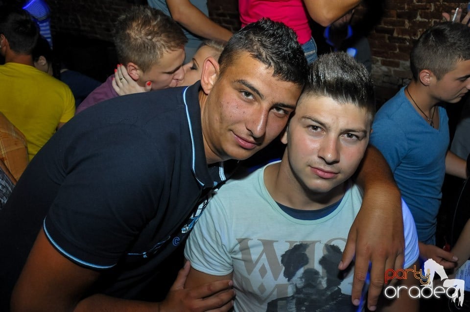 Studparty în Club Escape, 