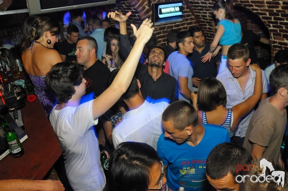 Studparty în Club Escape, 