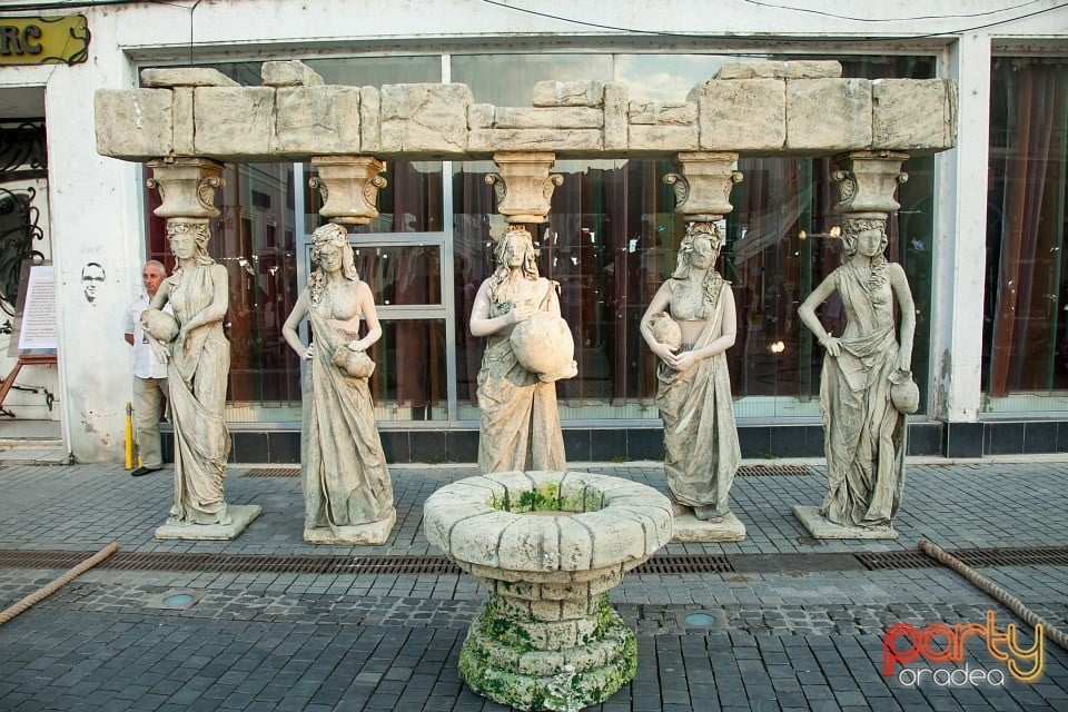 Sub semnul îngerului, Oradea