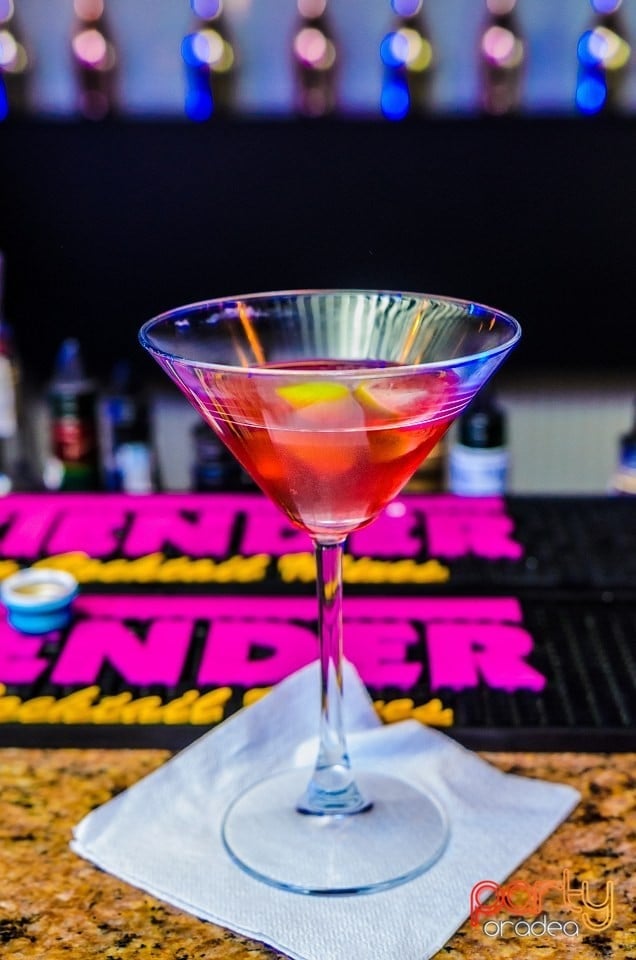 Summer Mode ON, The Lounge