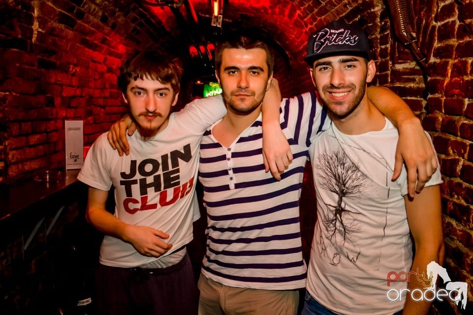 Summer night clubbing, 