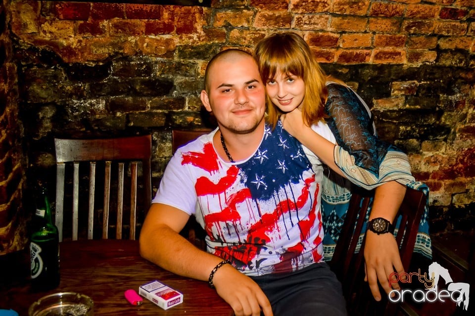 Summer night clubbing, 