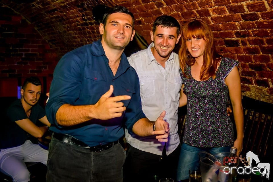 Summer night clubbing, 