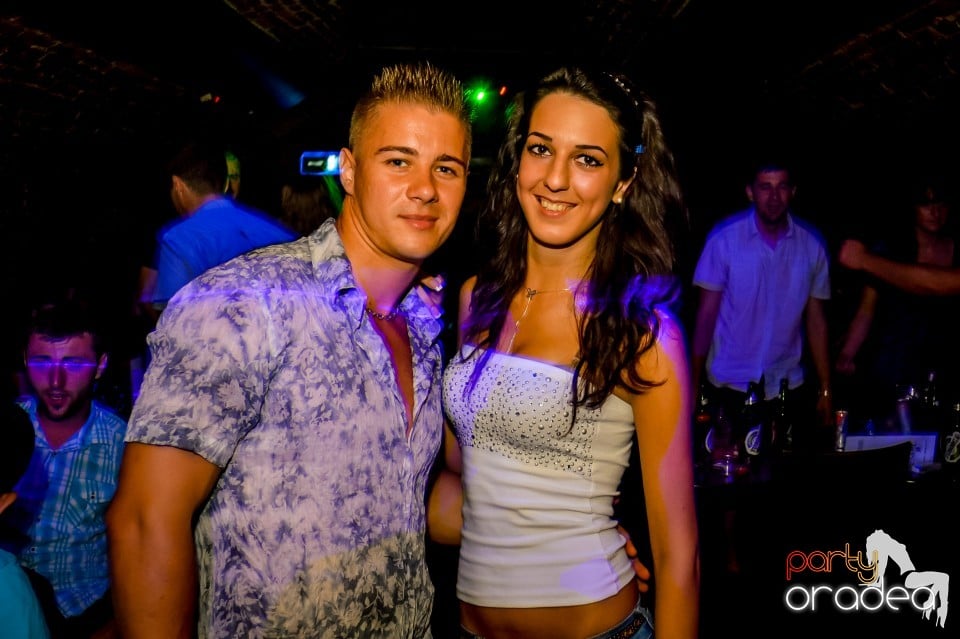 Summer night clubbing, 