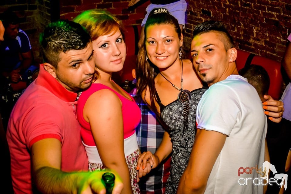Summer night clubbing, 