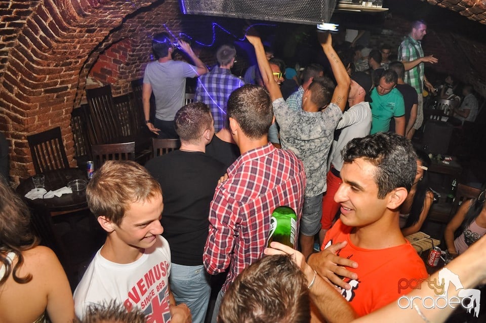 Summer Party cu Carlsberg în Escape, 