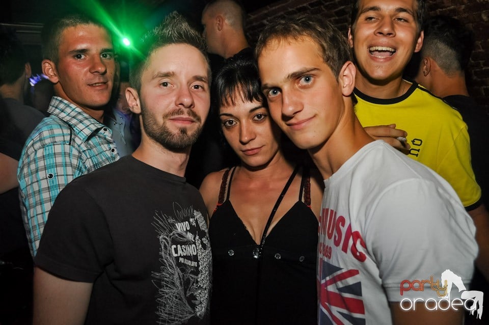 Summer Party cu Carlsberg în Escape, 